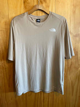 Load image into Gallery viewer, Size XL The North Face Men's Short Sleeve Shirt
