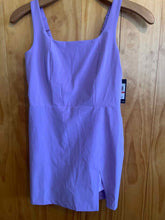 Load image into Gallery viewer, Size XS Under Armour Lavender Dress
