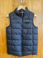 Load image into Gallery viewer, Child Size 14 Columbia Boy's Vest
