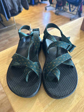 Load image into Gallery viewer, Shoe Size 8 Chaco Green Sandals
