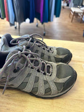 Load image into Gallery viewer, Women's Shoe Size 6 Columbia Grey Hiking Shoes
