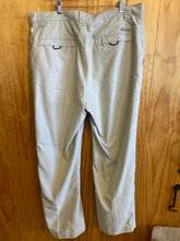Load image into Gallery viewer, Size 38 Columbia Men's Pants
