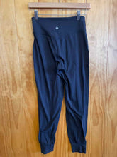 Load image into Gallery viewer, Size 4 Lululemon Black Women's Leggings
