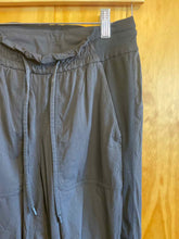 Load image into Gallery viewer, Size 4 Lululemon Black Women&#39;s Pants
