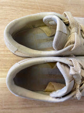 Load image into Gallery viewer, 9 Nike Men's Shoes
