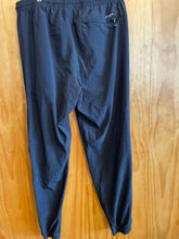 Load image into Gallery viewer, Size Large Eddie Bauer Men's Pants
