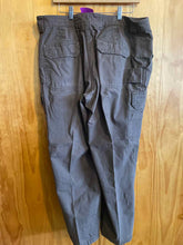 Load image into Gallery viewer, Size 37 Duluth Trading Men&#39;s Pants

