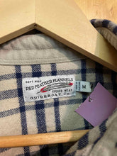 Load image into Gallery viewer, Size M Red Feather Tan Women's Flannel
