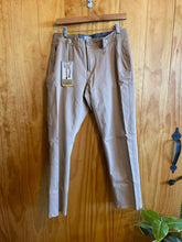 Load image into Gallery viewer, Size 32 Weatherproof Men&#39;s Pants
