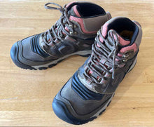 Load image into Gallery viewer, Shoe Size 8 Keen Brown Hiking Boots
