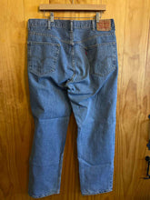 Load image into Gallery viewer, Size 38 Levi&#39;s Men&#39;s Jeans
