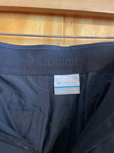 Load image into Gallery viewer, Size 36 Columbia Men&#39;s Hiking Pants
