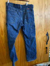 Load image into Gallery viewer, Size 32X32 Wrangler Men's Pants
