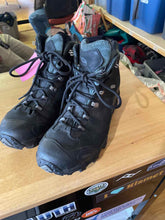 Load image into Gallery viewer, 10 Oboz Men's Hiking Boots

