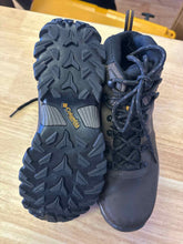 Load image into Gallery viewer, 8 Columbia Men's Hiking Boots
