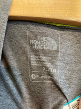 Load image into Gallery viewer, Size XL The North Face Men&#39;s Sweater &amp; Sweatshirt
