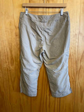Load image into Gallery viewer, Size 10 Guide Series Tan Women's Capris
