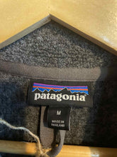 Load image into Gallery viewer, Size Medium Patagonia Men's Fleece
