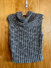 Load image into Gallery viewer, Size Medium Nomadic Traders Grey Women's Sweater &amp; Sweatshirt
