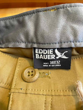 Load image into Gallery viewer, Size 38x32 Eddie Bauer Men's Pants
