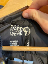 Load image into Gallery viewer, Women Size L Mountain Hardwear Black Women&#39;s Jacket
