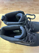 Load image into Gallery viewer, Women&#39;s Shoe Size 9.5 Kodiak Black Boots
