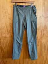 Load image into Gallery viewer, Size 2 Arc&#39;teryx Olive Women&#39;s Hiking Pants
