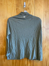 Load image into Gallery viewer, Size M Billabong Green Women's Misc. Top
