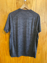 Load image into Gallery viewer, Size M Eddie Bauer Men's Short Sleeve Shirt
