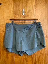 Load image into Gallery viewer, Size XL The North Face Blue Women's Shorts
