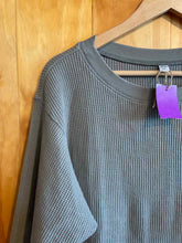 Load image into Gallery viewer, Size Medium Uni Qlo Olive Women's Long Sleeve Shirt
