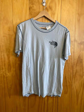Load image into Gallery viewer, Size M The North Face Men's Short Sleeve Shirt

