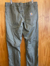 Load image into Gallery viewer, Size 36 Carhartt Men's Pants
