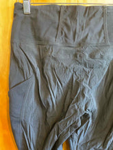 Load image into Gallery viewer, Size 4 Athleta Black Women's Leggings

