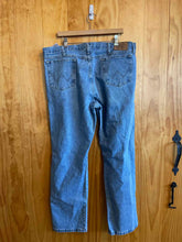 Load image into Gallery viewer, Size 40 Wrangler Men&#39;s Jeans
