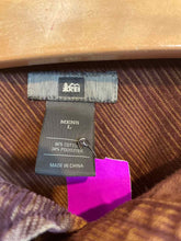 Load image into Gallery viewer, Size Large REI Men&#39;s Flannel
