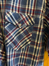 Load image into Gallery viewer, Size XL Wrangler Men's Short Sleeve Shirt
