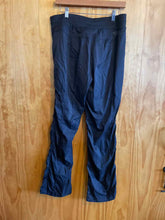 Load image into Gallery viewer, Size Large The North Face Black Women&#39;s Hiking Pants
