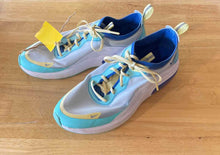 Load image into Gallery viewer, Women's Shoe Size 8 Nike White Running Shoes

