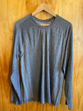 Load image into Gallery viewer, Size L Figs Men's Long Sleeve Shirt
