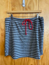 Load image into Gallery viewer, Size 3 Sundry Grey Skirt
