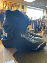 Load image into Gallery viewer, Salomon 10.5 Cross Country Ski Boots
