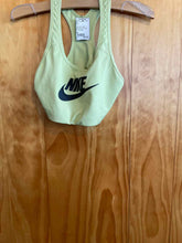 Load image into Gallery viewer, Size M Nike Green Women's Sports Bras
