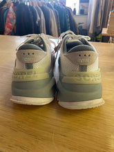 Load image into Gallery viewer, Women's Shoe Size 8.5 Sorel White Casual Shoes
