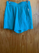 Load image into Gallery viewer, Size Large St. John Bay Teal Women's Shorts
