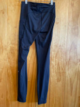 Load image into Gallery viewer, Size 4 Lululemon Black Women's Leggings
