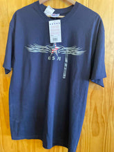 Load image into Gallery viewer, Size Large Hanes Men's Short Sleeve Shirt
