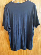 Load image into Gallery viewer, Size XXL Icebreaker Men's Short Sleeve Shirt
