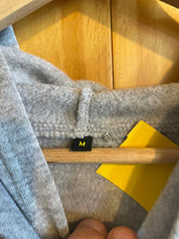 Load image into Gallery viewer, Size M unbranded Men's Sweater &amp; Sweatshirt

