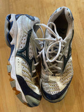 Load image into Gallery viewer, Women&#39;s Shoe Size 9 Mizuno White Misc. Shoes
